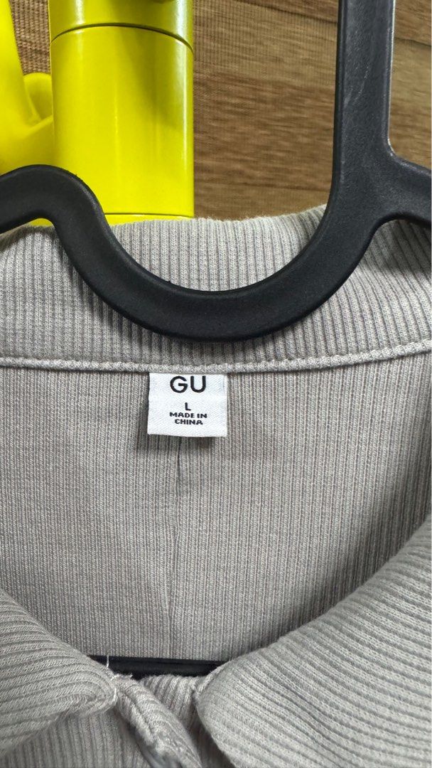 GU Gray Longsleeves (Category: Longsleeves) located in Manila. Submitted by lbdeclutters (Listing ID 1397682797, Image 2). Description: .