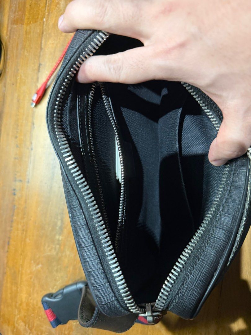 Gucci Tiger Print Crossbody Bag (Category: Luxury Bags & Wallets) located in Taguig. Submitted by sc2303 (Listing ID 1397761099, Image 2). Description: bought at 55k.