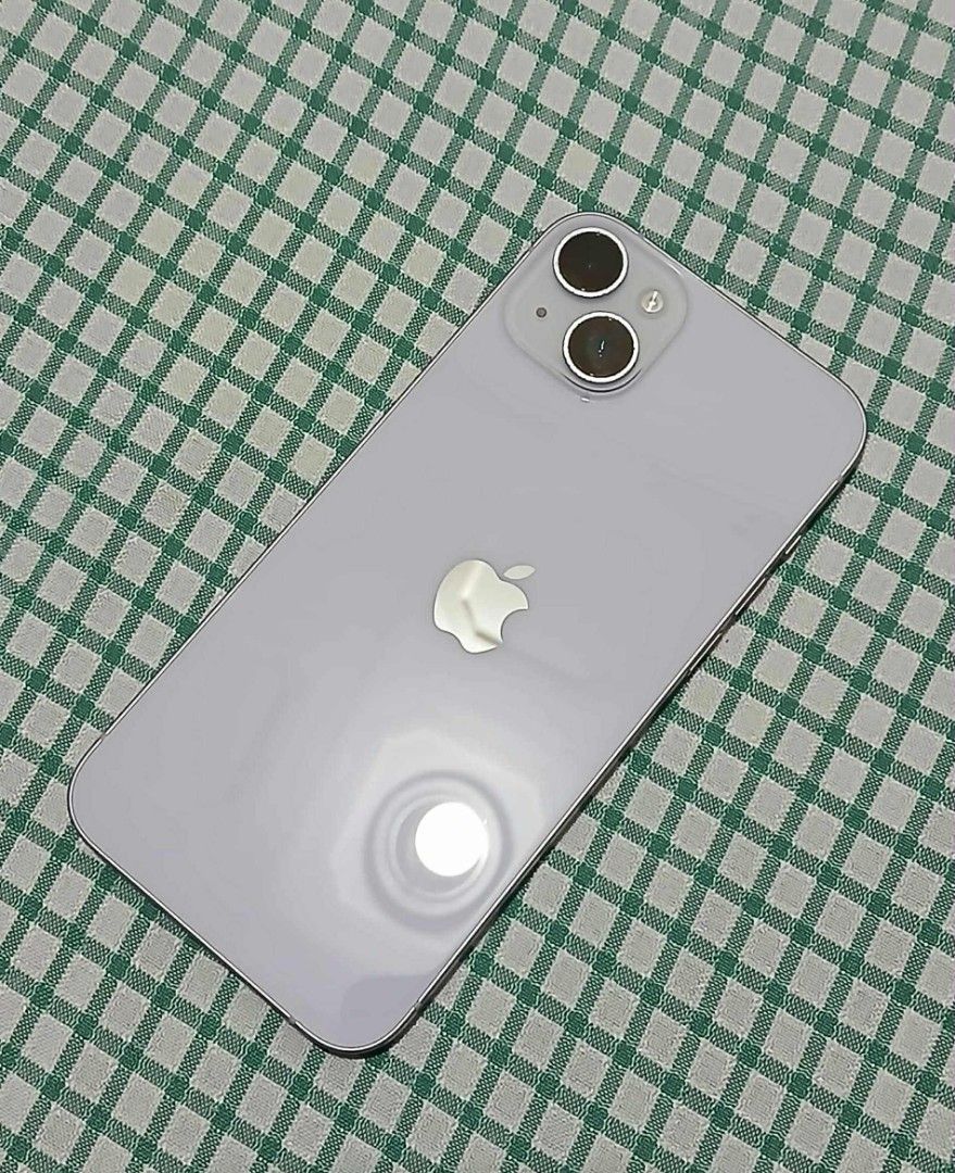 Iphone 14 Plus (Category: iPhone 14 Series) located in Navotas City. Submitted by mommynibusing (Listing ID 1397595988, Image 3). Description: Iphone 14 plus 256 gb Purple 76% battery health Bought last May 2023 in Silicon Valley Complete box (charger used once) *Only few scratches on the sides of the camera.