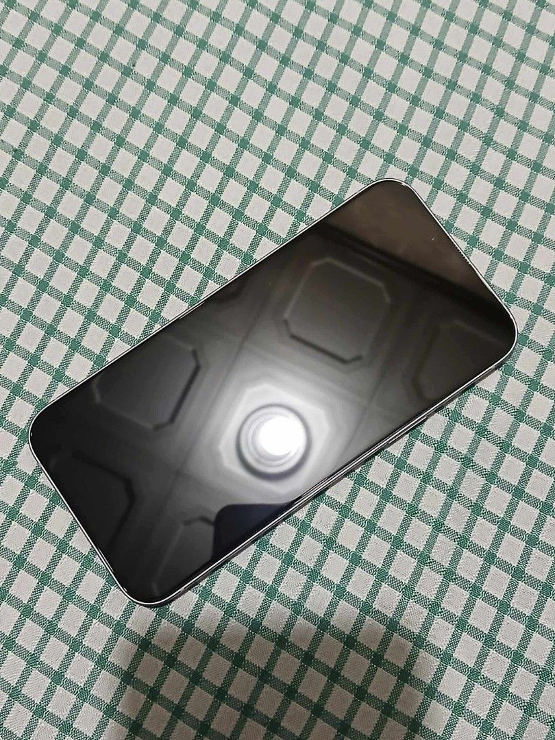 Iphone 14 Plus (Category: iPhone 14 Series) located in Navotas City. Submitted by mommynibusing (Listing ID 1397595988, Image 1). Description: Iphone 14 plus 256 gb Purple 76% battery health Bought last May 2023 in Silicon Valley Complete box (charger used once) *Only few scratches on the sides of the camera.