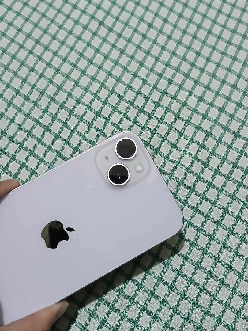 Iphone 14 Plus (Category: iPhone 14 Series) located in Navotas City. Submitted by mommynibusing (Listing ID 1397595988, Image 2). Description: Iphone 14 plus 256 gb Purple 76% battery health Bought last May 2023 in Silicon Valley Complete box (charger used once) *Only few scratches on the sides of the camera.