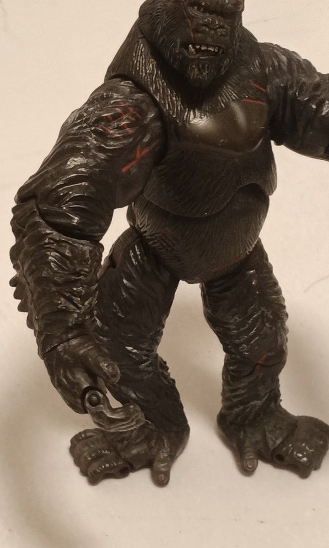 KING KONG action Figures (Category: Figurines & Statues) located in Quezon City. Submitted by 2sweetie (Listing ID 1397776831, Image 2). Description: .