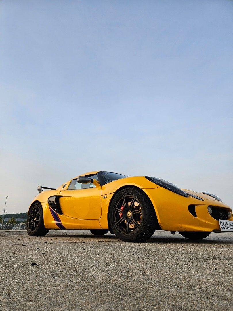 Lotus Elise 111R Manual (Category: Used Cars) located in Singapore. Submitted by yellowelly (Listing ID 1397681098, Image 1). Description: Super Rare 2 owner count Elise 111R. The Lotus Elise is well known to be the sweet spot between fun and cost - the true lightweight driver's car. The Elise R, or the "111R" is the bullseye in that sweet spot - more power than the Elise S but without the heat issues that come with the forced induction versions.