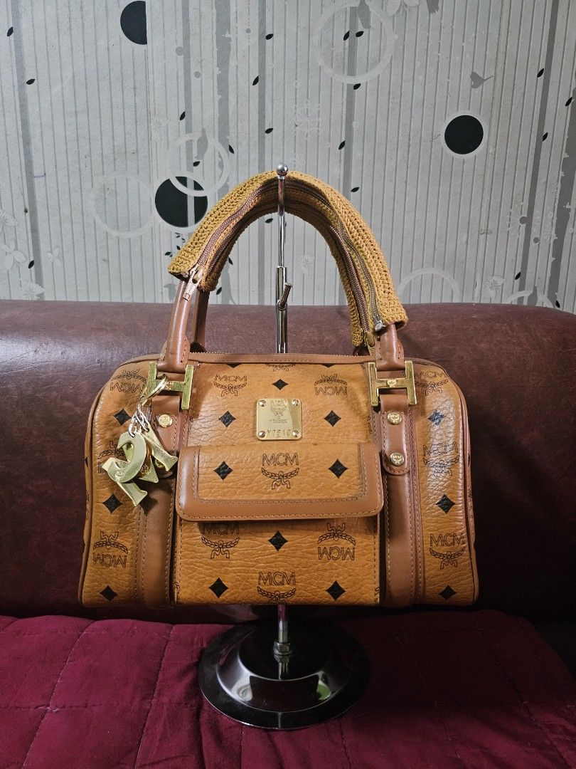 MCM Cognac Doctors Bag (Category: Luxury Bags & Wallets) located in Angono. Submitted by juleespreloved (Listing ID 1397657318, Image 2). Description: Rank A - Minimal signs of usage Turnable screws With etiketa Hardwares - 80% My selection! Had this specifically searched by my supplier in Korea. Super ganda! 🫶.