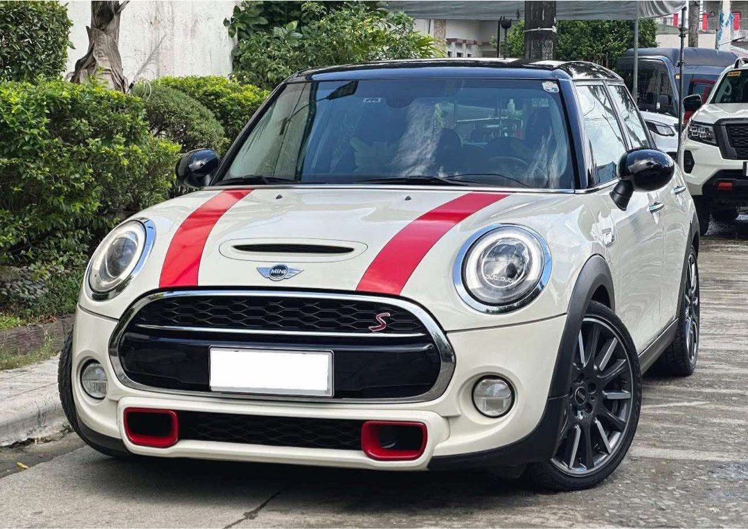 MINI Cooper S 5-door Auto (Category: Used Cars) located in Manila. Submitted by quality_cars (Listing ID 1397666947, Image 2). Description: Another Super Fresh Compact Sports Car mga Boss Mini Cooper S 5door 2016 A/T 2.0 Turbo gas engine All power features Heads up display Touchscreen infotainment 43,000 mileage only 2pcs Smart key Casa maintained since day1 @ Mini BGC Complete casa records Acquired from First Owner Price: 1,148,000 only Location