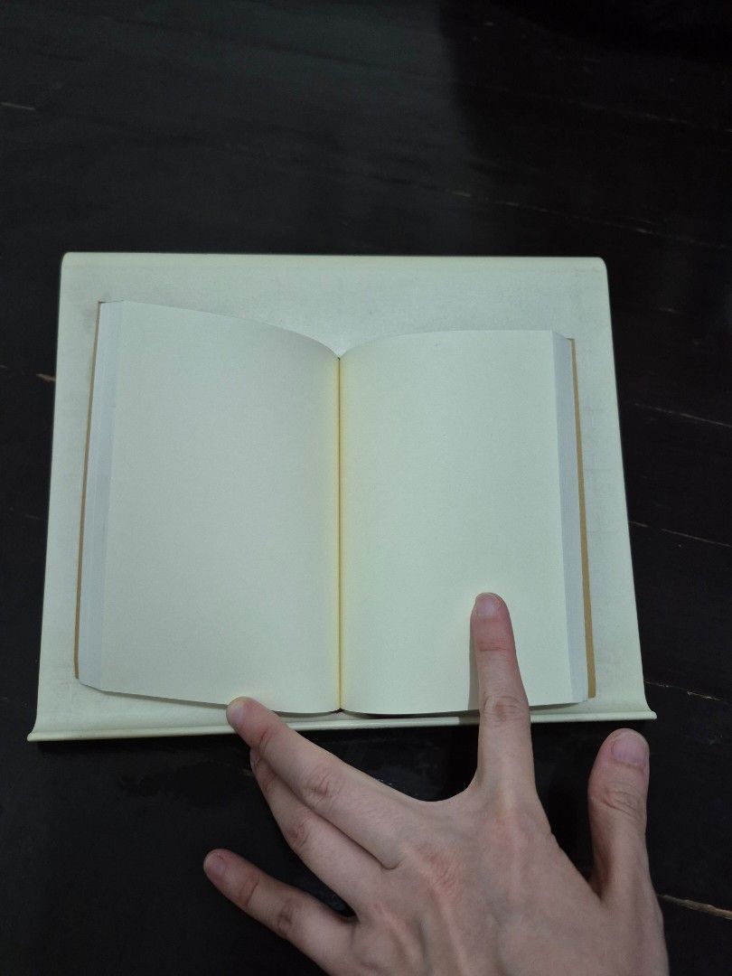Muji A6 Notebook (Category: Stationery & School Supplies) located in Valenzuela. Submitted by pappx (Listing ID 1397727007, Image 2). Description: 148 x 105 mm 144 sheets plain.