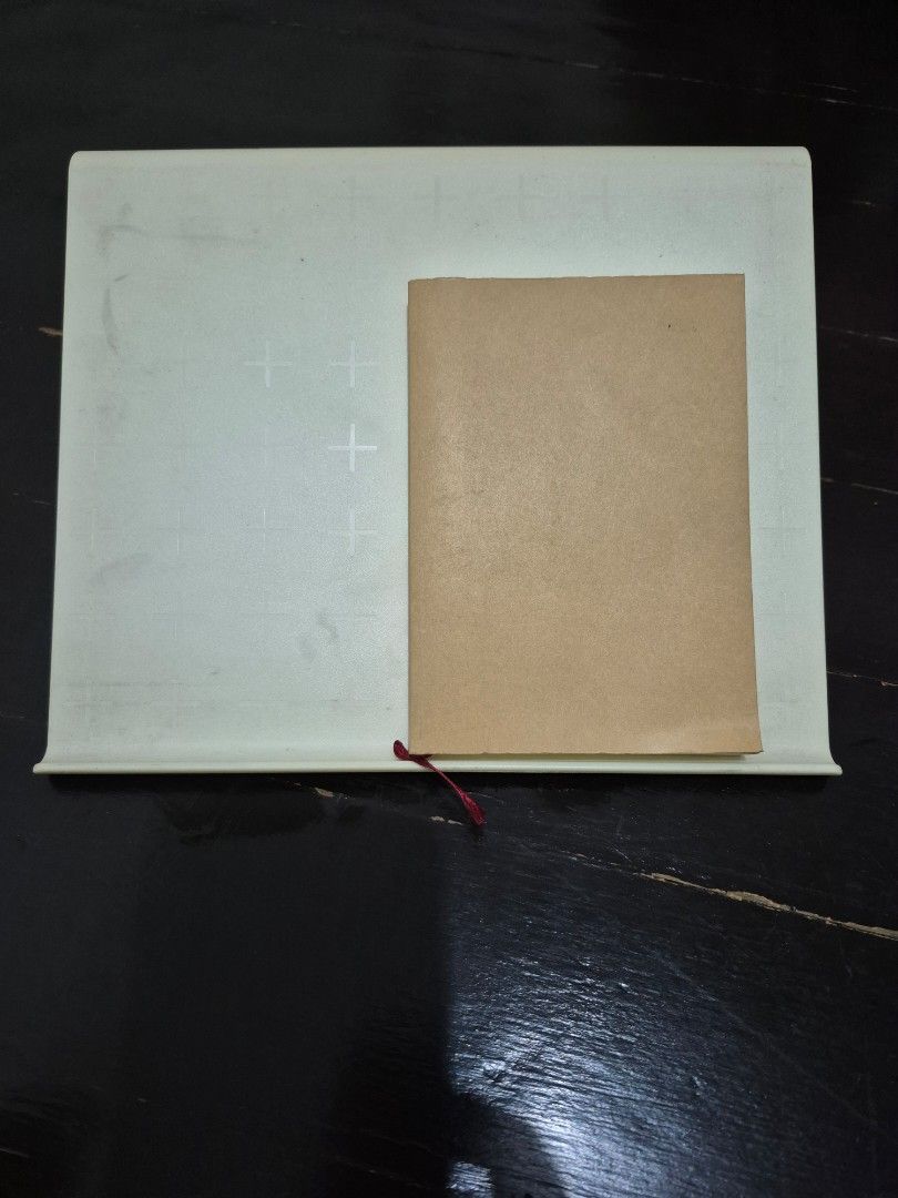 Muji A6 Notebook (Category: Stationery & School Supplies) located in Valenzuela. Submitted by pappx (Listing ID 1397727007, Image 1). Description: 148 x 105 mm 144 sheets plain.