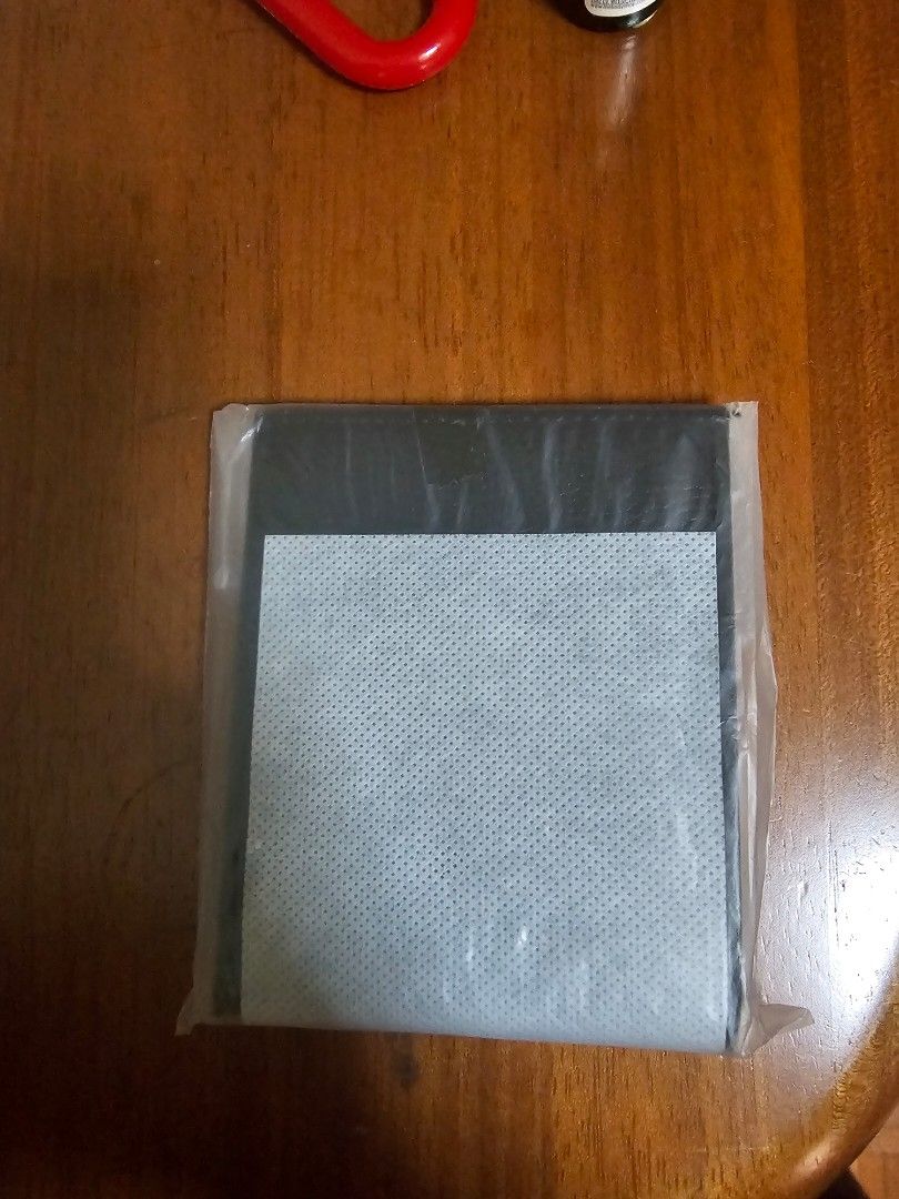 New Filter (Category: Bags & Wallets) located in Singapore. Submitted by sooriii (Listing ID 1397661007, Image 1). Description: - Brand new in packaging - Got it for free when I bought gold in the shop.