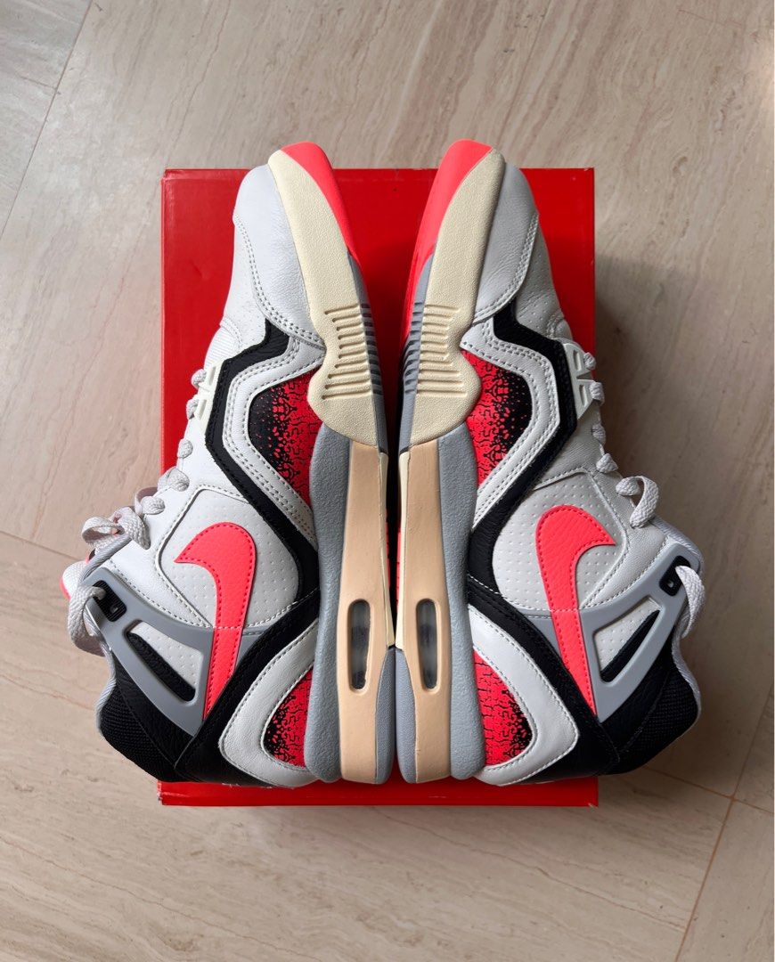 nike tech challenge lava