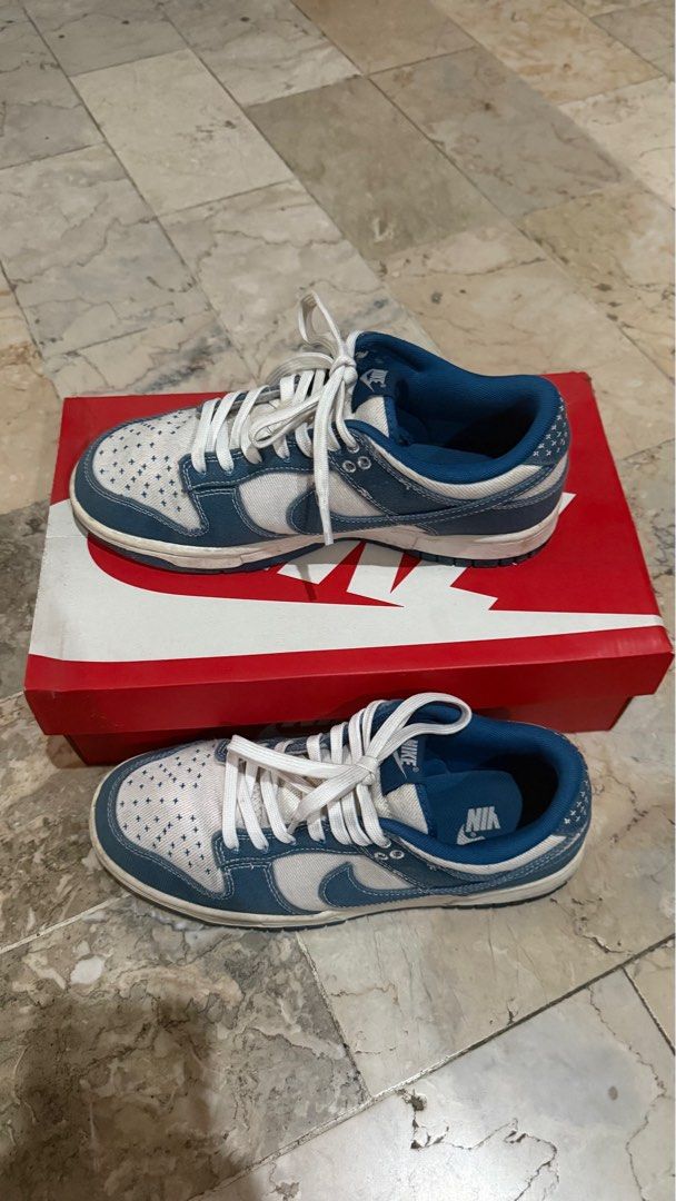 Nike Dunk Low Retro SE - Summit White/Industrial Blue (Category: Sneakers) located in Manila. Submitted by lazredd_ (Listing ID 1397650299, Image 2). Description: - Nike Dunk Low Retro SE - Color: Summit White/Industrial Blue - Size: US 7.5, UK 6.5, EUR 40.5, CM 25.5 - Includes original box - Bought in greenbelt commonwealth - Dusty due to being stocked.