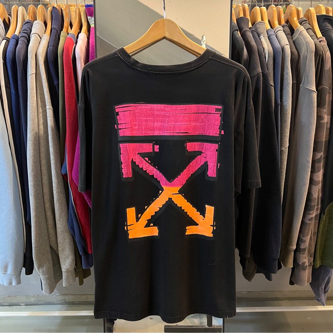 Off white (Category: Tshirts & Polo Shirts) located in Selayang. Submitted by halloffame_ (Listing ID 1397716900, Image 2). Description: ✨ OFF-WHITE • Made in Portugal Size XL Pit26 Labuh29 .
