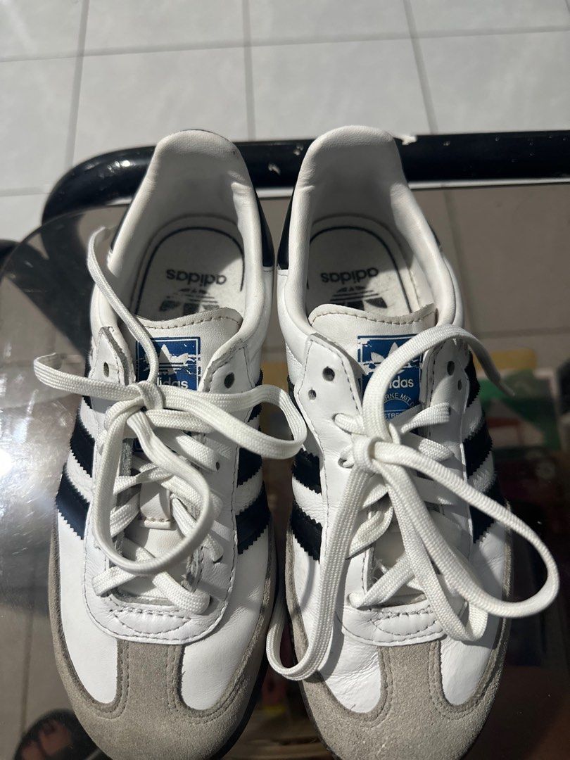 OG Adidas samba kids (Category: Babies & Kids Fashion) located in Santa Rosa. Submitted by che1995 (Listing ID 1397639535, Image 2). Description: Og samba sa sweden binili No heeldrag. May konting tuklap lang dun sa logo sa may sintas Mop:gcash Mod:lbc cop. Shipping only.