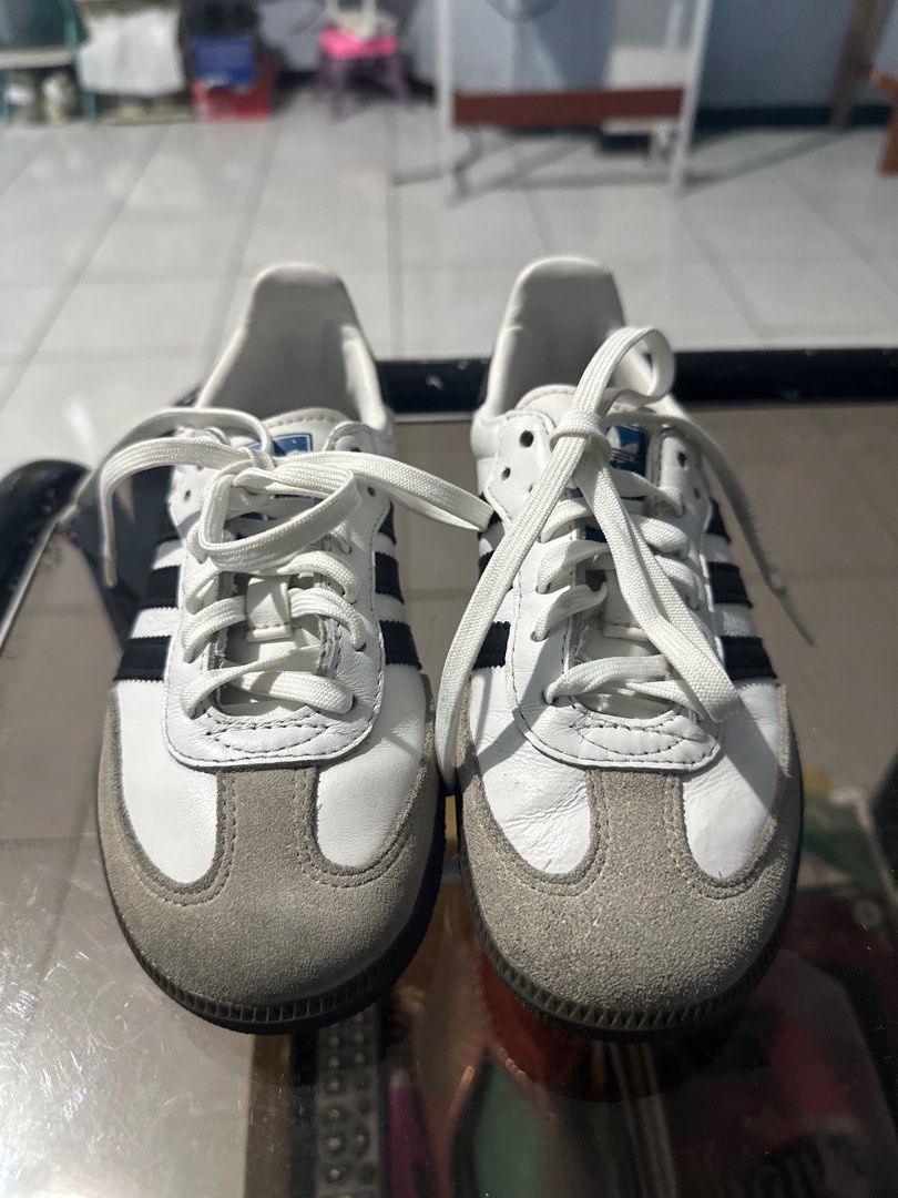 OG Adidas samba kids (Category: Babies & Kids Fashion) located in Santa Rosa. Submitted by che1995 (Listing ID 1397639535, Image 1). Description: Og samba sa sweden binili No heeldrag. May konting tuklap lang dun sa logo sa may sintas Mop:gcash Mod:lbc cop. Shipping only.