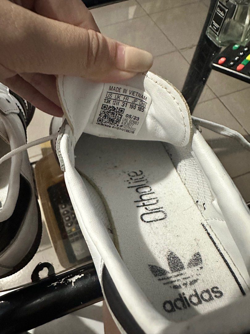 OG Adidas samba kids (Category: Babies & Kids Fashion) located in Santa Rosa. Submitted by che1995 (Listing ID 1397639535, Image 3). Description: Og samba sa sweden binili No heeldrag. May konting tuklap lang dun sa logo sa may sintas Mop:gcash Mod:lbc cop. Shipping only.