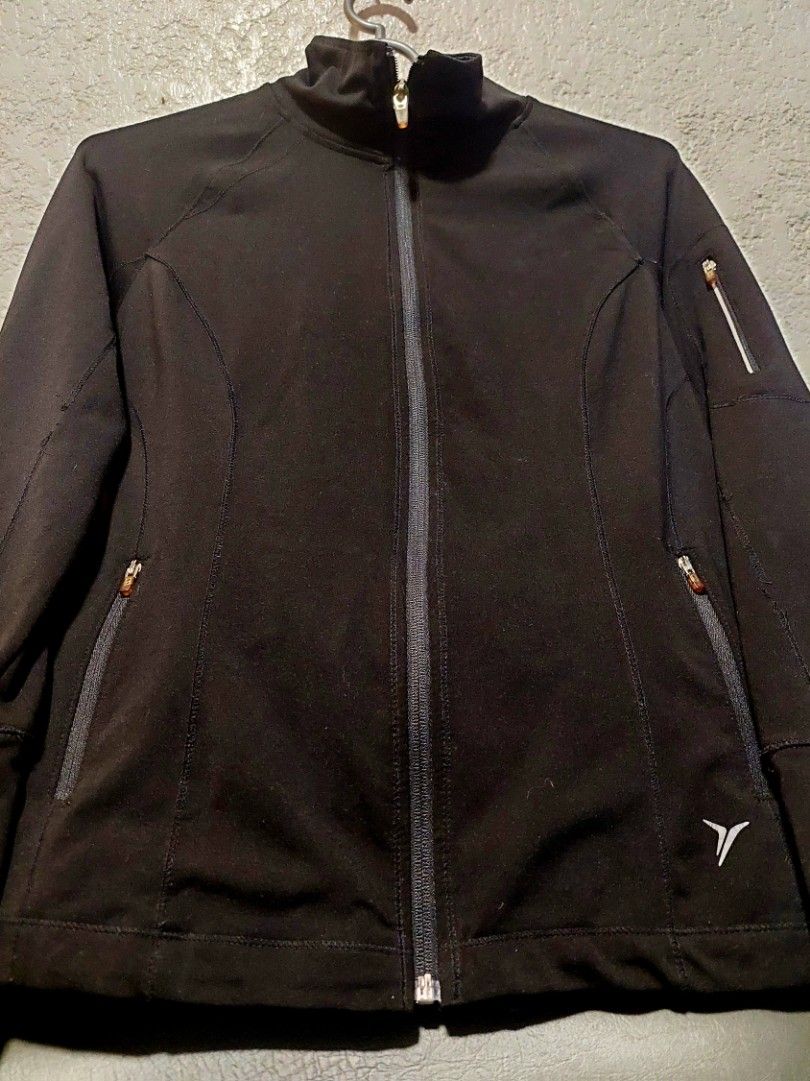 Old Navy Jacket/Outwear Women (Category: Coats, Jackets and Outerwear) located in Makati City. Submitted by a_pullman016 (Listing ID 1397697585, Image 2). Description: OLD NAVY from USA Jacket (stretchable) never been used! (Brandnew) OLD NAVY DETAILS; Color: Black Size: Medium ( Women) Width: 18.5 inches Length: 24.5 inches stretchable, also fit for large size 20-inch width Selling Price: P1,300 only Meet-up/Pick-up places; Metro Manila: Makati 