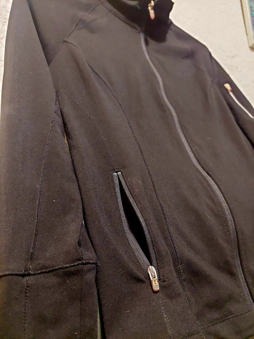 Old Navy Jacket/Outwear Women (Category: Coats, Jackets and Outerwear) located in Makati City. Submitted by a_pullman016 (Listing ID 1397697585, Image 3). Description: OLD NAVY from USA Jacket (stretchable) never been used! (Brandnew) OLD NAVY DETAILS; Color: Black Size: Medium ( Women) Width: 18.5 inches Length: 24.5 inches stretchable, also fit for large size 20-inch width Selling Price: P1,300 only Meet-up/Pick-up places; Metro Manila: Makati 