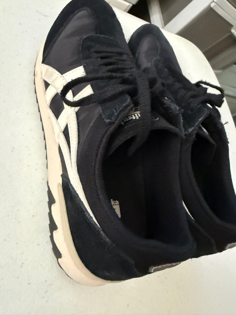 Ontisuka Tiger California 78 Ex (Category: Sneakers) located in Makati City. Submitted by louisells (Listing ID 1397639953, Image 3). Description: Bought in Japan in February 2024 Size: 25.5CM (US 9₱ Needs cleaning Used only a few times Rfs: not using anymore because I have wide feet.