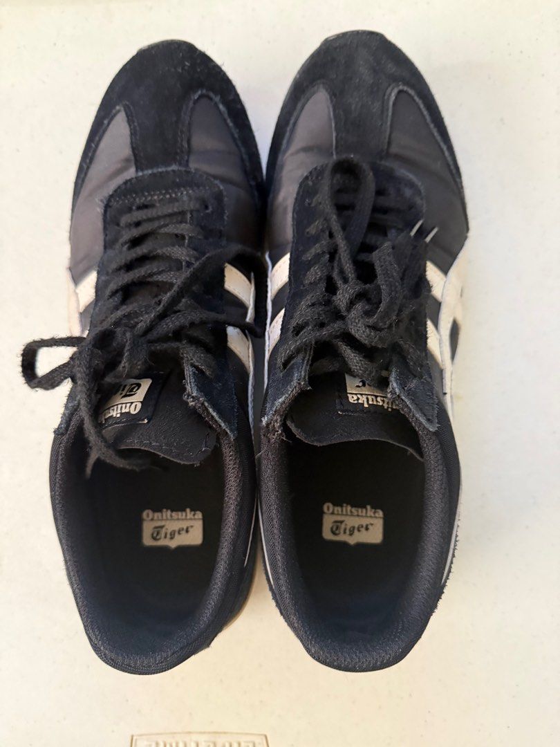 Ontisuka Tiger California 78 Ex (Category: Sneakers) located in Makati City. Submitted by louisells (Listing ID 1397639953, Image 2). Description: Bought in Japan in February 2024 Size: 25.5CM (US 9₱ Needs cleaning Used only a few times Rfs: not using anymore because I have wide feet.
