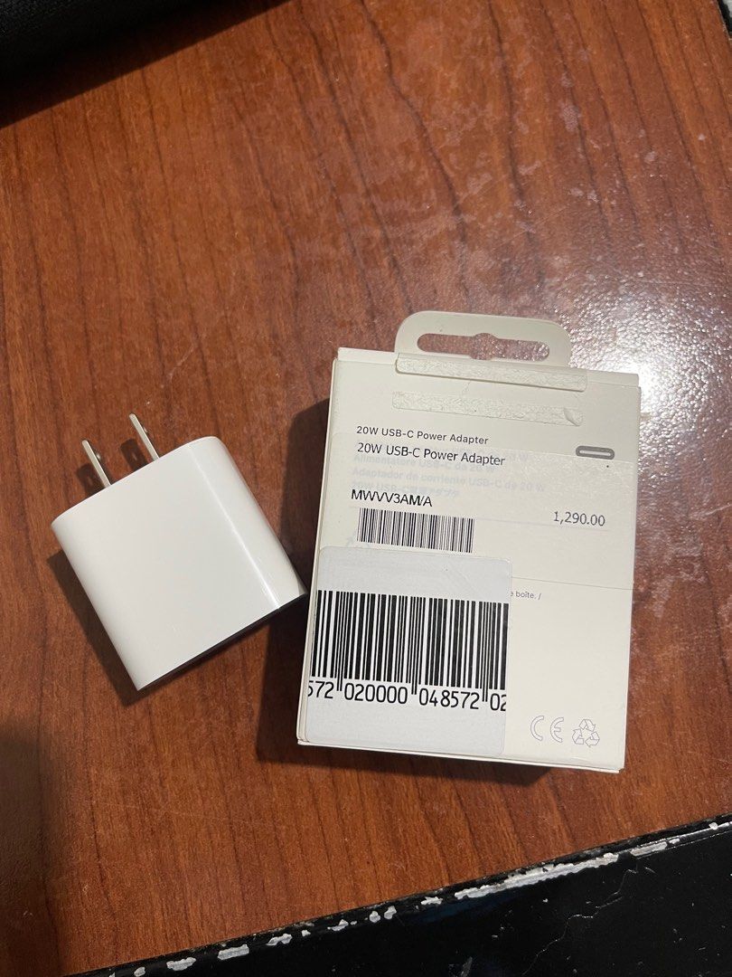 Original iPhone adaptor type c to c (Category: Cables & Adaptors) located in Manila. Submitted by rizzyana (Listing ID 1397609695, Image 2). Description: Original iPhone adaptor type c to c from powermac.
