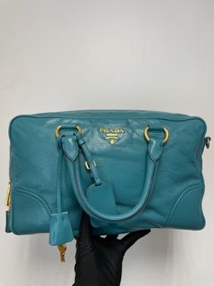 (Category: ) located in . Submitted by shoppersluxe2394 (Listing ID 1397673129, Image 1). Description: .