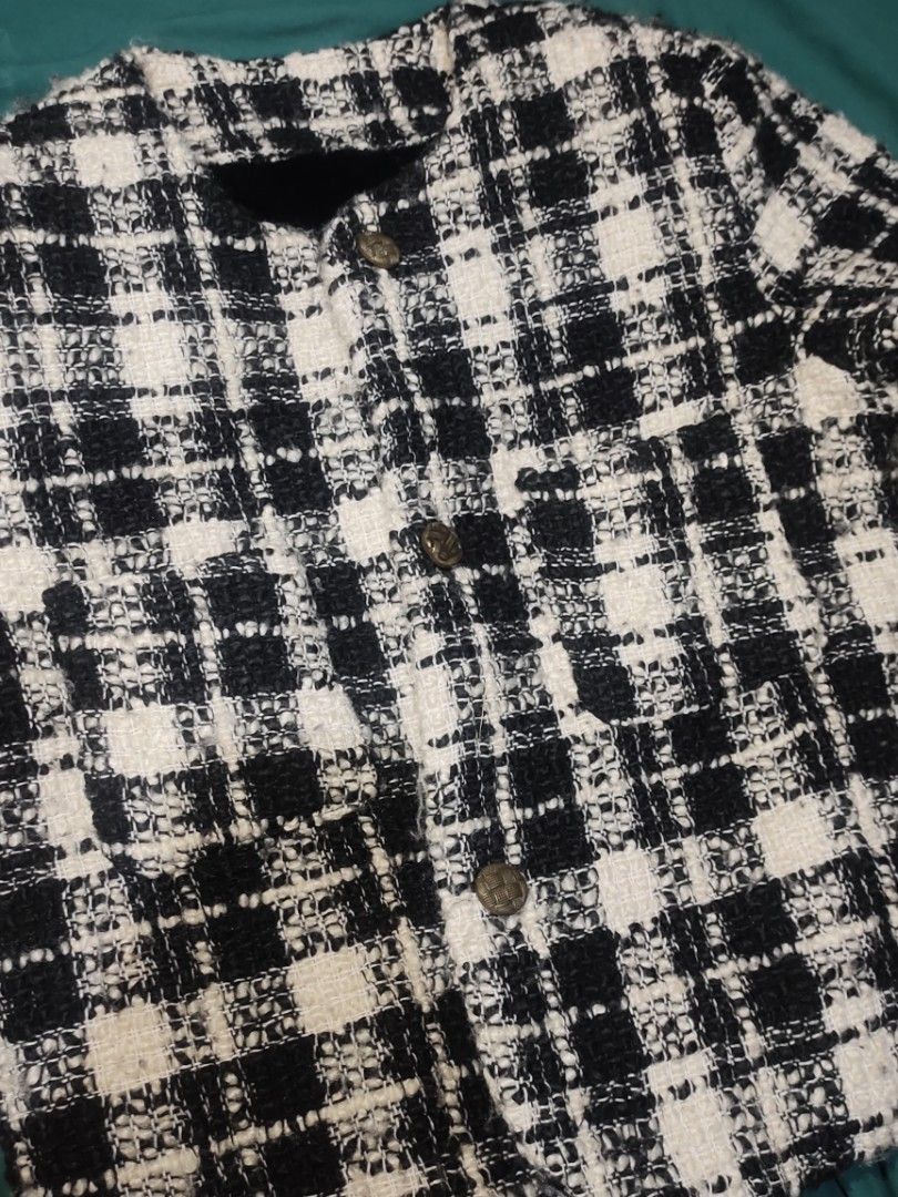 Premium Tweed Cardigan / Blazer / Top (Category: Coats, Jackets and Outerwear) located in Pasig City. Submitted by decluttersbyali (Listing ID 1397724734, Image 2). Description: - Premium Tweed (thick/makapal) - Perfect for cozy season / taglamig / snow season - Fur yung inner clothing nya (as seen sa pic) - Complete 3 buttons sa harap. No buttons sa pocket part. One button left on each sleeves. - Working pockets, dalawa sa harap - Bought for 800