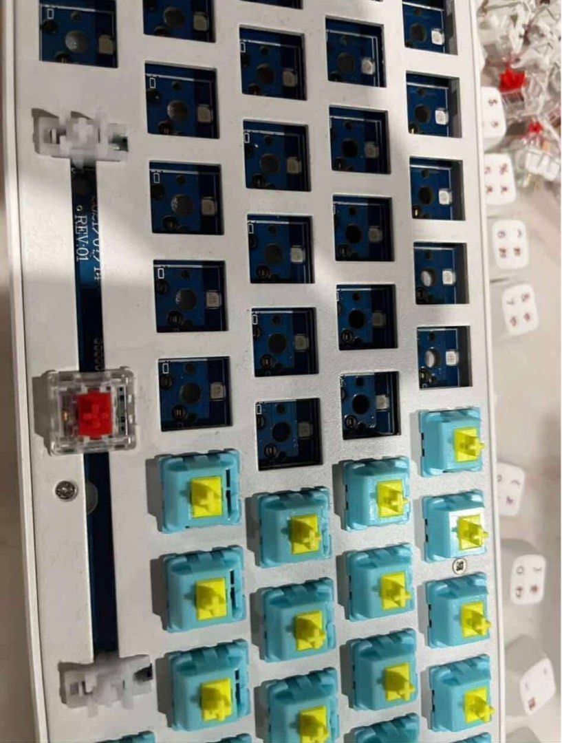 RK Royal Kludge G68 Mechanical Keyboard (Category: Computer Keyboard) located in Cabuyao City. Submitted by seokjinspree (Listing ID 1397716049, Image 3). Description: RK G68 Descript: - Tri-mode - 68-key mechanical keyboard - RGB lighting - Supports hot-swapping switches Inclusions - Customized Keycaps (Hiragana) - Cyan and Pink Switches OPEN FOR NEGOTIATION.