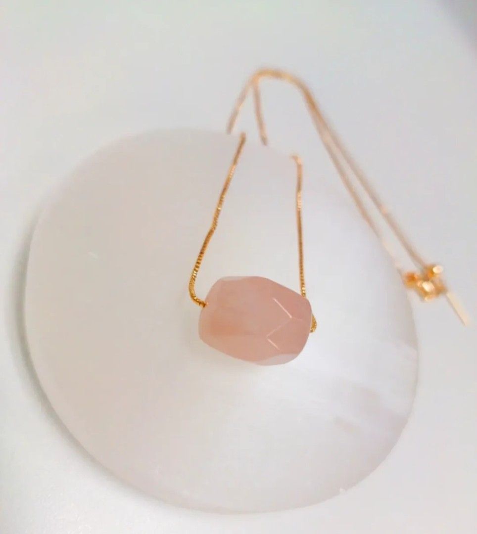 Rose Quartz Necklace| AUTHENTIC CRYSTALS / GEMSTONES (Category: Necklaces) located in Mandaluyong City. Submitted by sunkissedgems (Listing ID 1397708143, Image 3). Description: 🧚‍♀️Stone of Love Necklace🧚‍♀️ ✨️Authentic Crystals✨️ 🌻 Rose Quartz As a stone of unconditional love, Rose Quartz represents a powerful crystal for anyone seeking to bring more love into their life. Rose Quartz healing properties connect to the heart chakra, the center