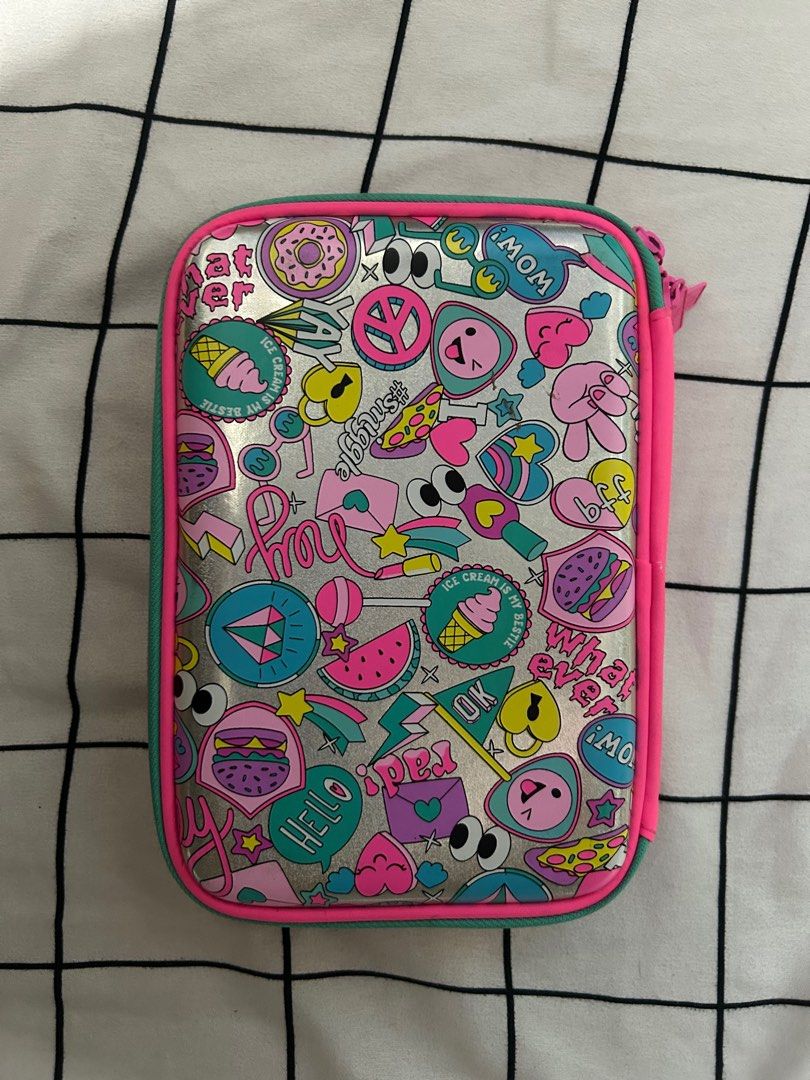 Smiggle Hardtop Pencil Case (Category: Stationery & School Supplies) located in San Pedro. Submitted by obrerogwy55298 (Listing ID 1397725520, Image 2). Description: - Smiggle hardtop pencil case - Used only once - Original (bought in Smiggle Singapore).