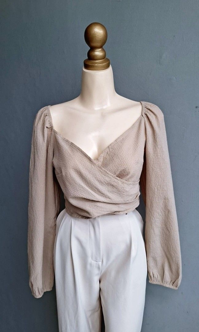 Trendy top (Category: Longsleeves) located in Cavite. Submitted by lovedbymjca (Listing ID 1397666374, Image 1). Description: .