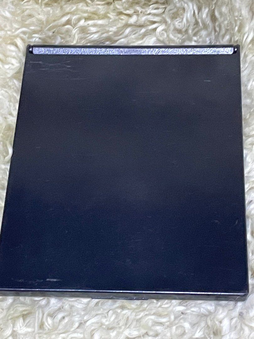 Unused Tumi Foldable Mirror (Category: Mirrors) located in Rosario. Submitted by myvinatgepieces (Listing ID 1397754563, Image 2). Description: Unused Tumi Foldable Mirror With plastic cover Back Portion with minor scratches due to storage No Other Inclusions.