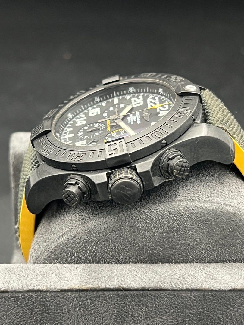 🔥VALUE Breitling Avenger Hurricane 24h Breitlight Carbon