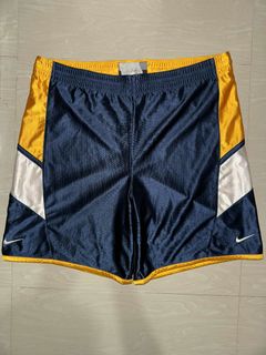 (Category: ) located in . Submitted by nowherethrift2001 (Listing ID 1397762988, Image 1). Description: .