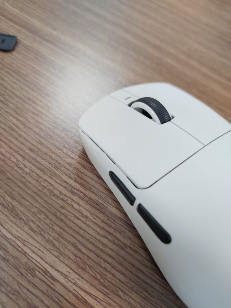 VXE R1 PRO MAX /54g/ PAW3395 Sensor (Category: Mouse & Mousepads) located in Quezon City. Submitted by calibre027 (Listing ID 1397703539, Image 2). Description: VXE R1 PRO MAX /54g/ PAW3395 Sensor ✔ all working, no issue - you can test upon pickup ✔ small chip sa may left clicker- does not affect performance, please see photo 👉 Package: mouse, cable, and dongle only 👉 meetup - Avire Tower Proj.4, Quezon City / sm north, trinoma upon schedule / 