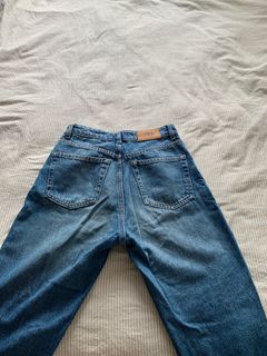 (Category: ) located in . Submitted by 4you.closet (Listing ID 1397671631, Image 1). Description: .