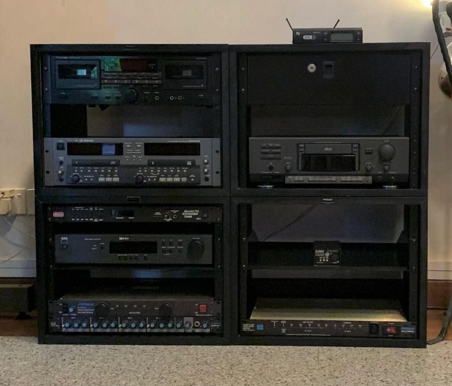 AUDIO EQUIPMENT RACK64311749354241113
