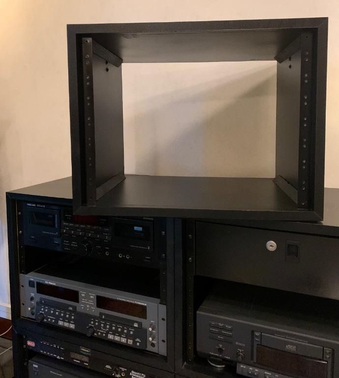 AUDIO EQUIPMENT RACK