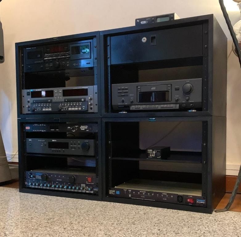 AUDIO EQUIPMENT RACK64311749354241111