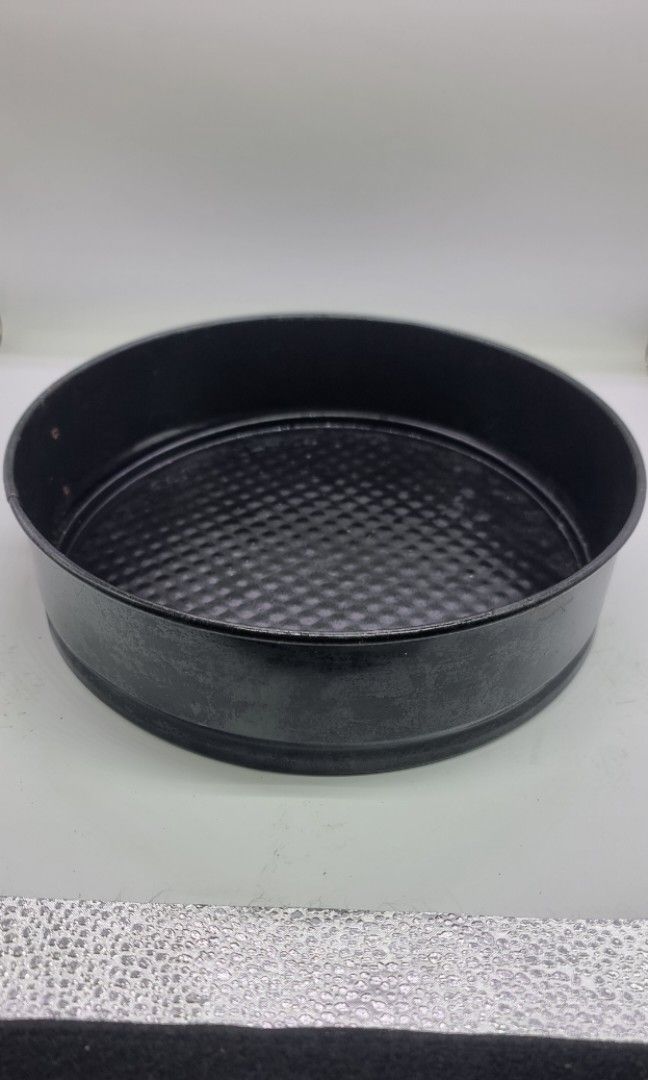 Baking pan size 9.5 (Category: Bakeware) located in Marikina City. Submitted by andreah2931 (Listing ID 1397929621, Image 2). Description: .