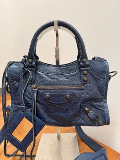 (Category: ) located in . Submitted by the_chic_find (Listing ID 1397903355, Image 1). Description: .