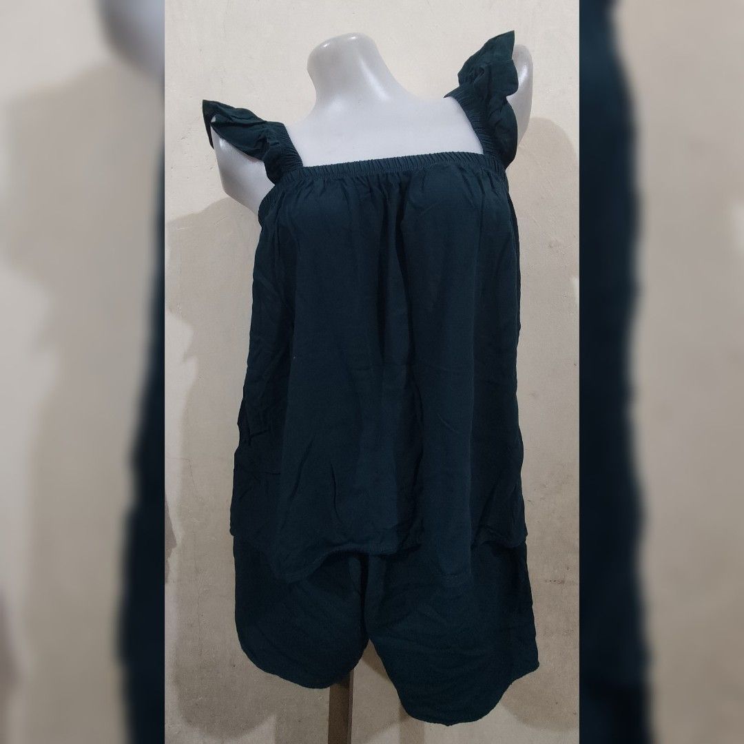 Challis Butterfly Terno 1 side pocket (Category: Sets or Coordinates) located in Pateros City. Submitted by Mixed.Selection (Listing ID 1397888025, Image 1). Description: Color: Emerald green Free size In good condition 📍 Pateros, Metro Manila 🚚 Shipping via (J&T / Lalamove / Grab).