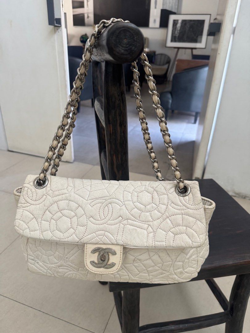 Chanel Camellia Single Flap (Category: Luxury Bags & Wallets) located in Manila. Submitted by takemystuffbuymystuff (Listing ID 1397852773, Image 1). Description: Price negotiable .