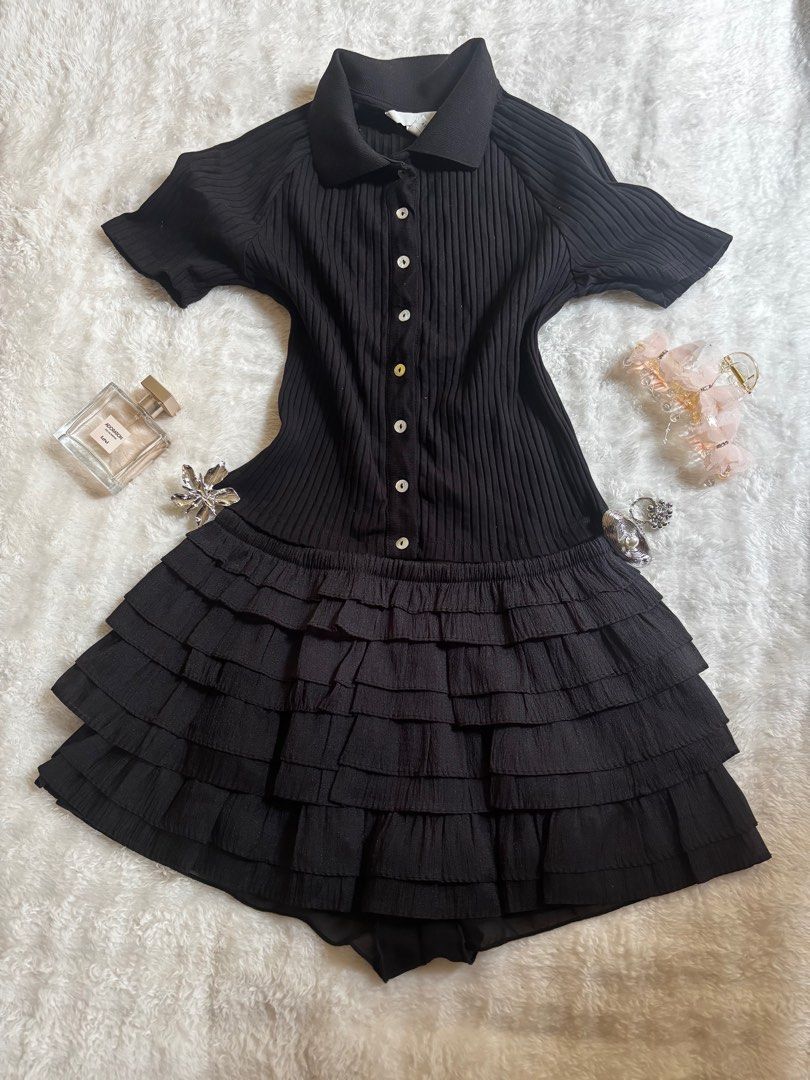 Collared button top (Category: Shirts) located in Johor Bahru. Submitted by stylereworkedxox (Listing ID 1397792102, Image 2). Description: Serious buyers only, joy buyers will be blocked !!.