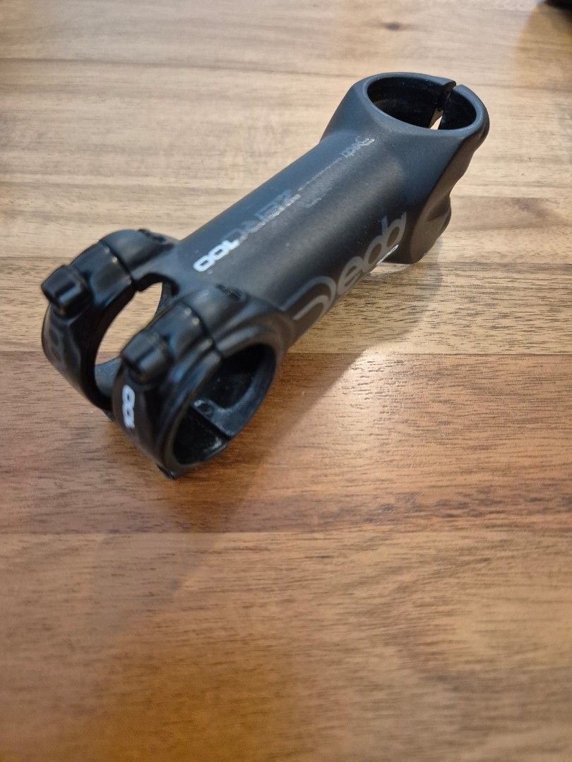 Deda Zero100 Stem (Category: Parts & Accessories) located in Singapore. Submitted by ralhm (Listing ID 1397857813, Image 2). Description: - Deda Zero100 black-on-black stem - 100mm length - For standard 1 1/8" (28.6mm) steerer.