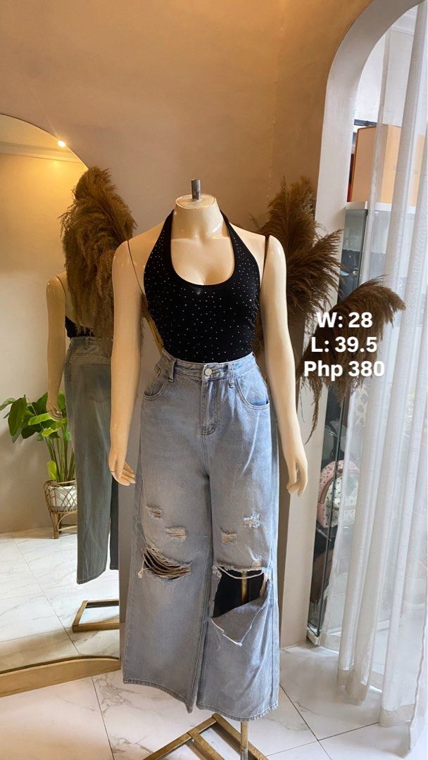 Denim Pants (Category: Jeans) located in Bacoor. Submitted by imshairag (Listing ID 1397894628, Image 2). Description: - Denim pants - Size: S/EU 36/UK 8/US 25 - Trendy design - Ready to wear.