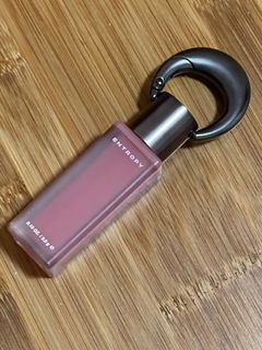 (Category: ) located in . Submitted by beautyandfashiondeclutter (Listing ID 1397914548, Image 1). Description: .