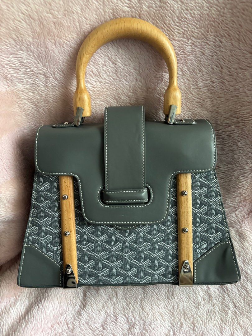 Goyard 2way bag saigon medium size (Category: Luxury Bags & Wallets) located in Rizal. Submitted by riri.rarapreloved (Listing ID 1397780303, Image 2). Description: apakaganda nito promis pang malakasan.