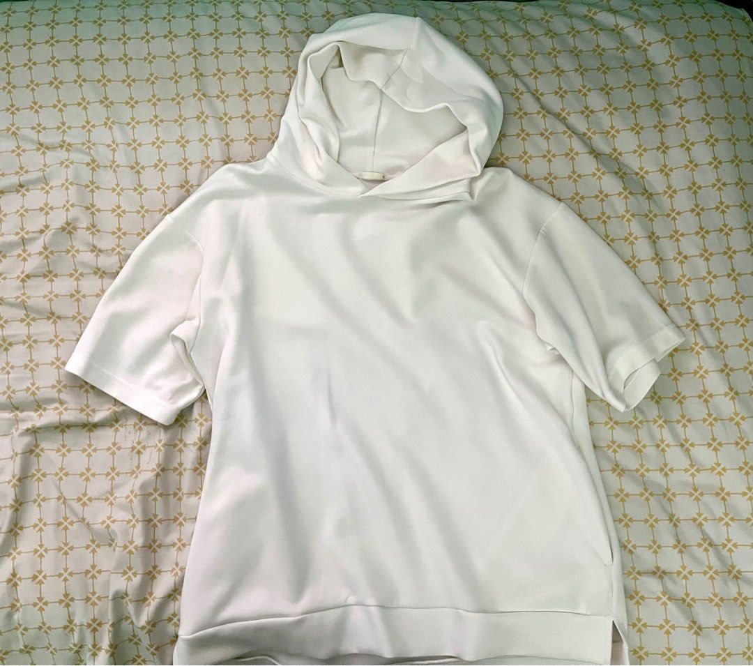 GU White Short Sleeve Hoodie (Category: Coats, Jackets and Outerwear) located in Quezon City. Submitted by mcrivera8 (Listing ID 1397970692, Image 1). Description: - GU white short sleeve hoodie (bought in Japan) - Size: M - Features a hood - Relaxed fit (feels like large) - Ideal for casual wear.