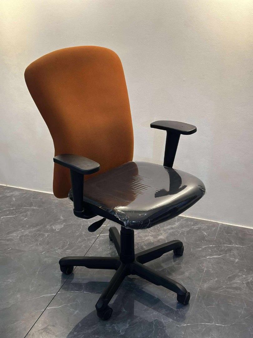 Heavyduty Office Chair (Category: Office Furniture & Fixtures) located in Quezon City. Submitted by kristinedeleon20 (Listing ID 1397973888, Image 2). Description: For sale preloved OFFICE CHAIRS !!! 🦁 •••••••••• 📌Fabric chair Orange backrest and black seat . 📌 With Armrest 📌Adjustable height 📌Comportable seat 📌with five-start base and caster wheels for mobility 📌130kg maximum weight capacity Price: 1,800 only 📍250pcs Available Pick up an
