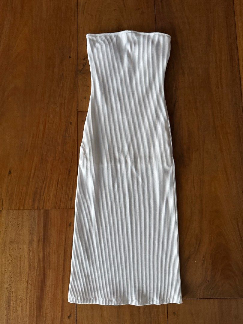 Helen Piece White Dress (Category: Dresses) located in San Juan City. Submitted by starrynight13 (Listing ID 1397882541, Image 1). Description: RFS: Don’t use it anymore.
