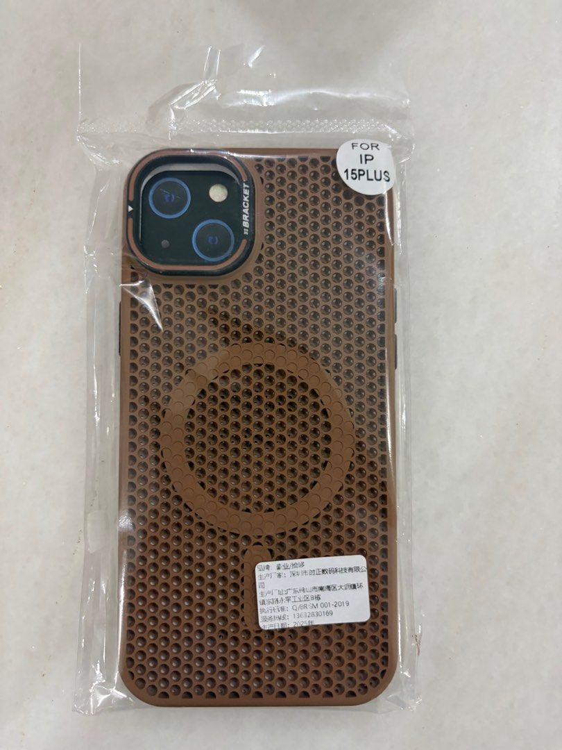 iPhone 15 plus case (Category: Cases & Sleeves) located in Singapore. Submitted by augustine.gwj (Listing ID 1397953721, Image 1). Description: Buy wrong size. Come n take FOC at my convenience .